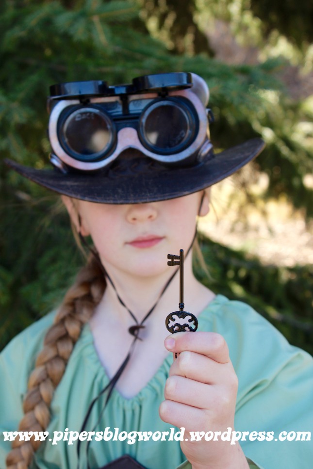 A true Steampunk girl will always have her keys close at hand.